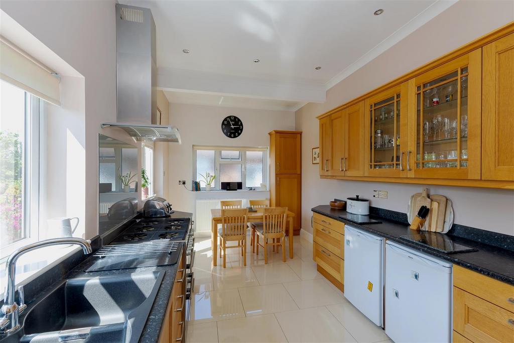 Kitchen 1 SAPL4430-20250506-Dx O Deep PRIME XD2s.jpg