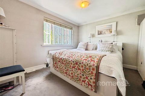 80 Chobham Road, Ascot, SL5 0HE