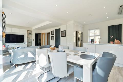 14 Cranberry Road, Witney, OX28 1AE