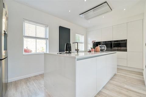 14 Cranberry Road, Witney, OX28 1AE