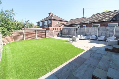 4 bedroom detached house for sale, Buxton Road, High Lane