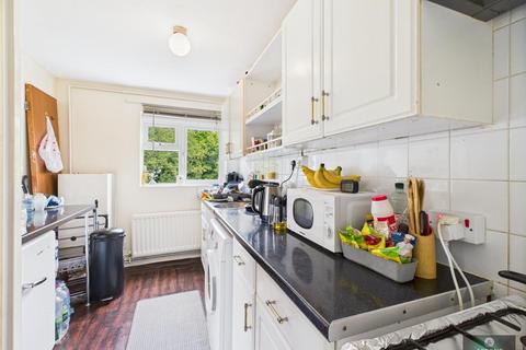 30 Vanbrugh Close, Crawley, RH11 8FA