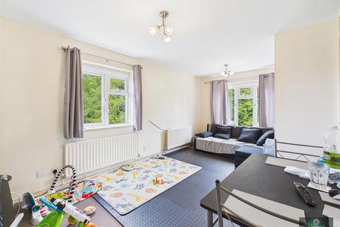 30 Vanbrugh Close, Crawley, RH11 8FA