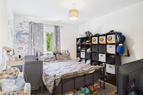 30 Vanbrugh Close, Crawley, RH11 8FA