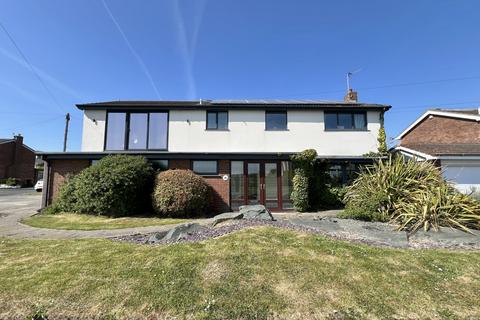 4 bedroom detached house for sale, Rossall Lane, Rossall FY7