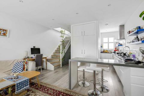3 bedroom maisonette to rent, Antrobus Road, London W4