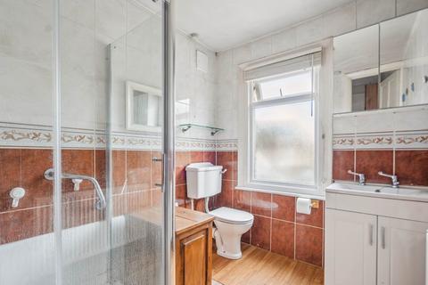 16 Glencoe Road, Bushey, WD23 3DS