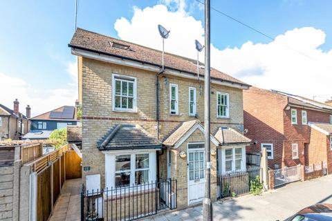 1e Robson Road, London, SE27 9LA