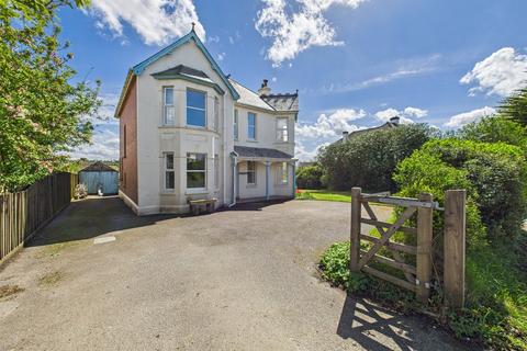 4 bedroom detached house for sale, North Road, Holsworthy, Devon