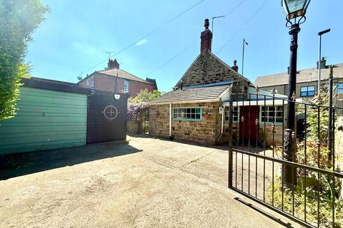 2 bedroom cottage for sale, Royston Lane, Barnsley, S71 3EW