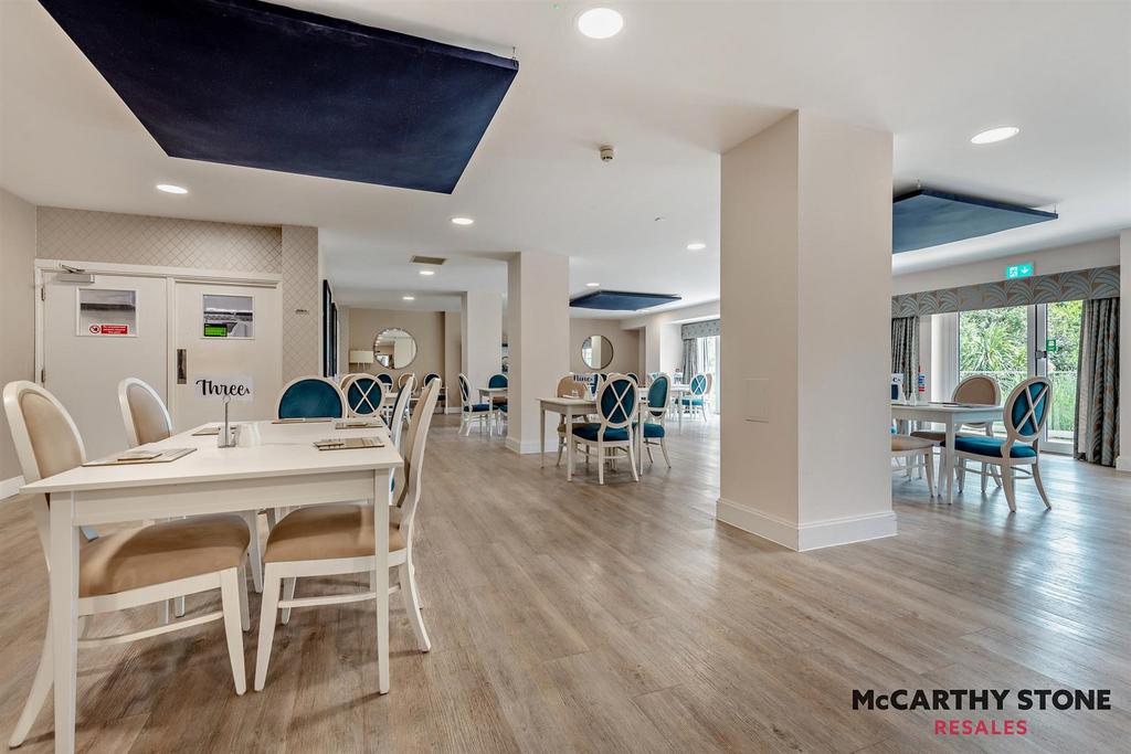 8609563-interior20-800.JPG