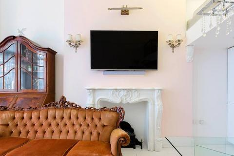 2 bedroom flat to rent, Russell Road, London W14