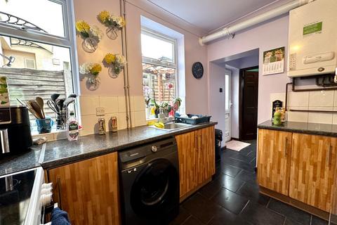 4 bedroom end of terrace house for sale, Hordern Road, Wolverhampton WV6