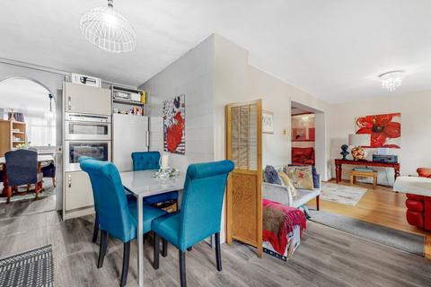 4 bedroom semi-detached house for sale, Sefton Avenue, Harrow Weald, HA3