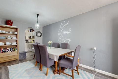 4 bedroom semi-detached house for sale, Sefton Avenue, Harrow Weald, HA3