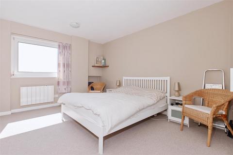 2 bedroom flat for sale, Boundary Road, Worthing