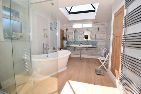 421 Pinhoe Road, Exeter, EX4 8EJ