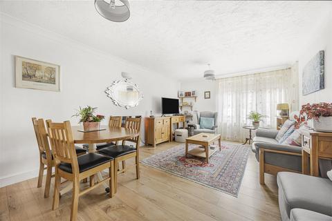 2 bedroom retirement property for sale, Victoria Court, Henley-On-Thames RG9