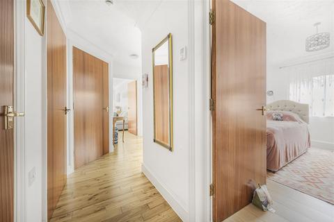 2 bedroom retirement property for sale, Victoria Court, Henley-On-Thames RG9