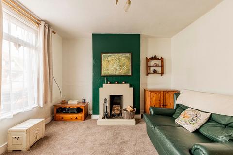 2 bedroom terraced house for sale, London Road, Teynham, ME9