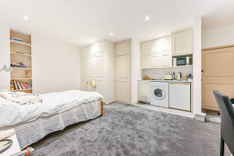 Studio to rent, Colebrooke Row, Islington, London, N1