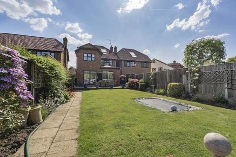 21 Gloucester Drive, Staines-upon-thames, TW18 4TY