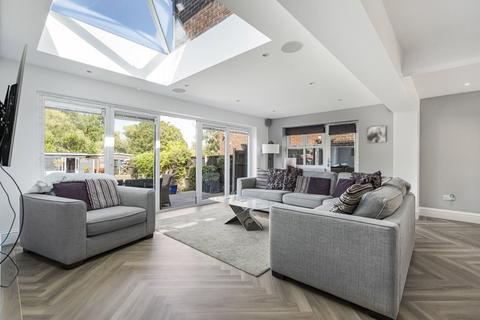 21 Gloucester Drive, Staines-upon-thames, TW18 4TY