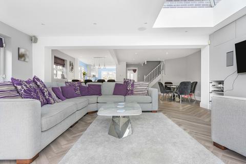 21 Gloucester Drive, Staines-upon-thames, TW18 4TY
