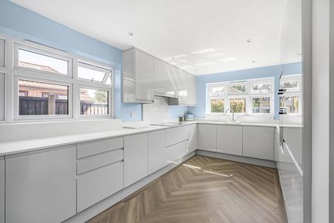 21 Gloucester Drive, Staines-upon-thames, TW18 4TY