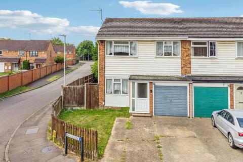 1 Hall Close, Mill End, Rickmansworth, WD3 8US