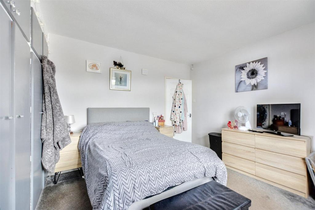 Bedroom 1 2.jpeg