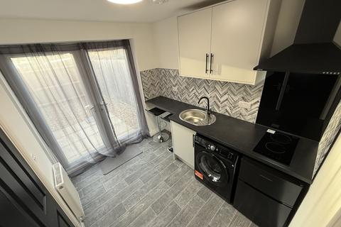 Studio to rent, Lyvelly Gardens, PETERBOROUGH PE1