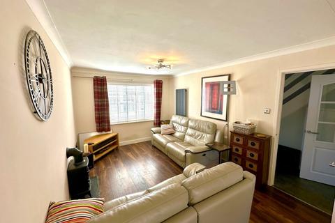 27 Hamilton Close, Bordon, GU35 0UD