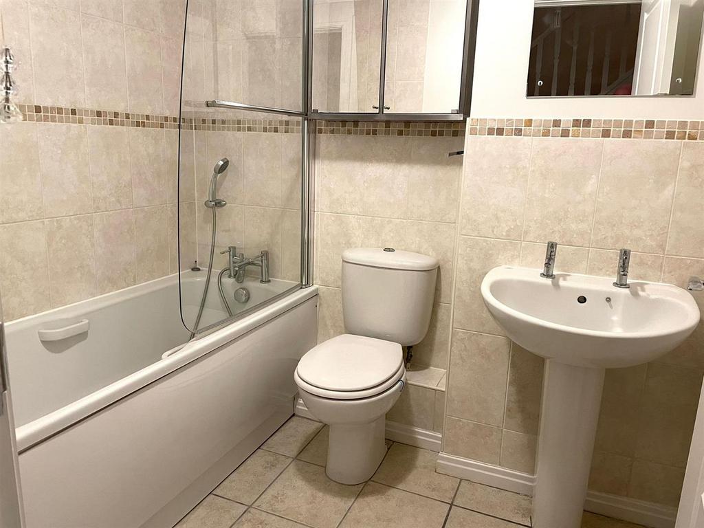 Bathroom.jpg