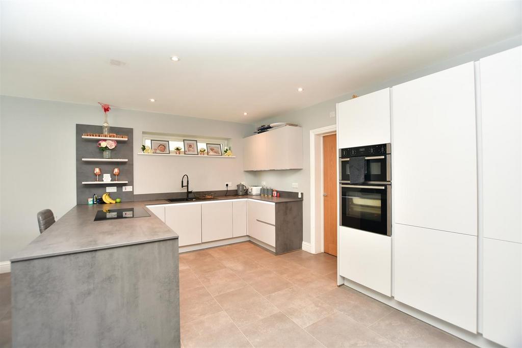 Kitchen/Living Area
