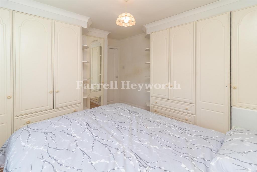 Bedroom 2 image 3
