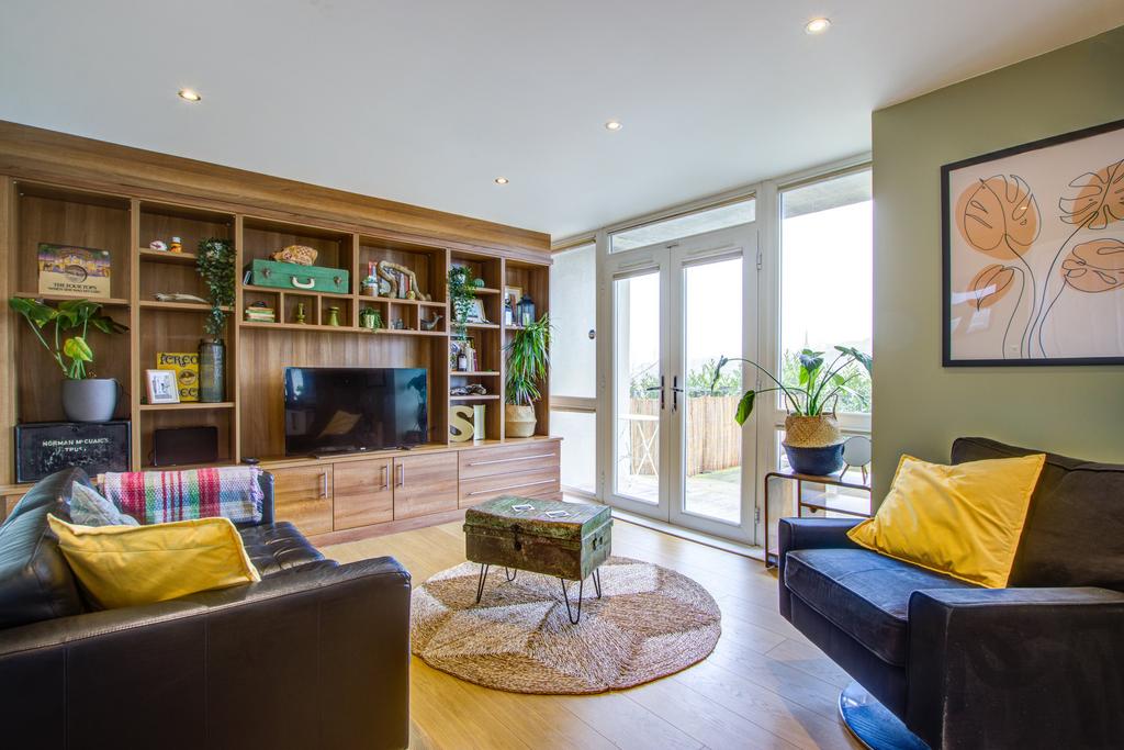 Living room 2