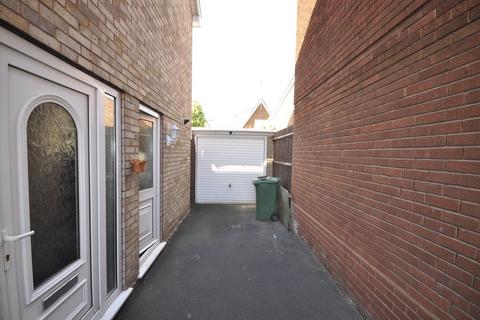 8 Catesby Drive, Kingswinford, DY6 7RJ
