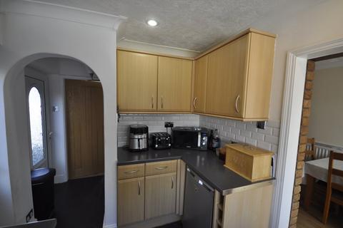 8 Catesby Drive, Kingswinford, DY6 7RJ