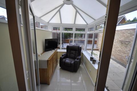 8 Catesby Drive, Kingswinford, DY6 7RJ