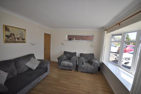 8 Catesby Drive, Kingswinford, DY6 7RJ