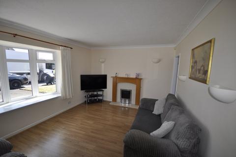 8 Catesby Drive, Kingswinford, DY6 7RJ
