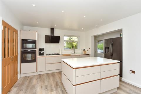 27 Cellar Hill, Lynsted, Sittingbourne, ME9 9QY