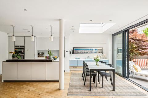 1 Ambrose Mews, London, SW11 2JG