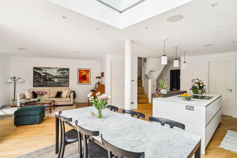 1 Ambrose Mews, London, SW11 2JG