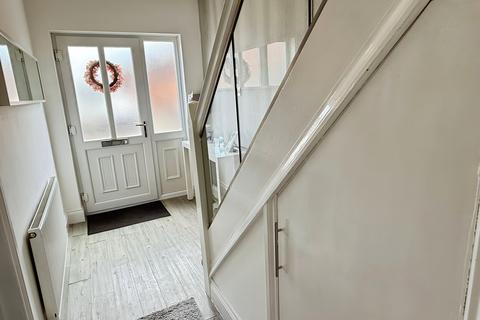 4 bedroom end of terrace house for sale, Lymington Road, Leicester, Leicester, LE5