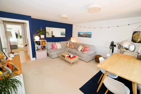 undefined, Gomer Road, Bagshot