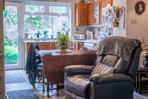 11 Adlington Road, Bollington, Macclesfield, SK10 5JT