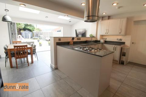 44 Cadeby Grove, Stoke-on-trent, ST2 7BY