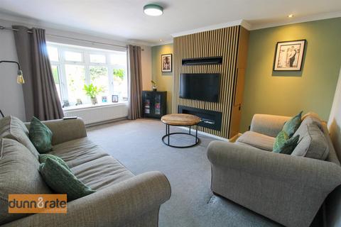 44 Cadeby Grove, Stoke-on-trent, ST2 7BY